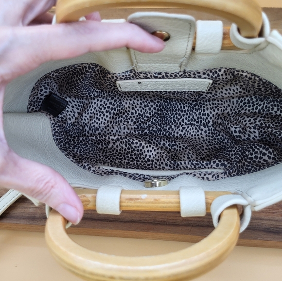 Sole Society Cream Handbag with Wooden Handles a Detachable & Adjustable Strap - Picture 6 of 8